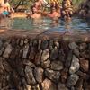Piscina alzada forrada de piedra