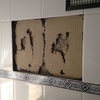 Colocar azulejos desprendidos