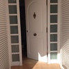 Puerta de casa entrada blanco con cristal barcelona