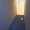 Pintar entrada, escalera y sala de espera en nave