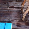 Limpiar suelo debajo tarima y restaurar