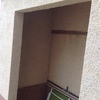 Suministro e instalación de puerta de aluminio tipo mallorquina