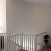 Cristalera para aislar una habitación a la que se accede por una escalera