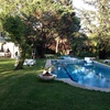 Tarima alrededor de la piscina