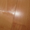 Pulir y barnizar parquet dañado por agua