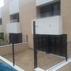 Realizar jardín vertical en alambrada de 3 metros y plantar césped en terreno