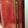 Mejorar seguridad de puerta de acceso a vivienda, desde escalera