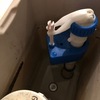 Cisterna pierde agua