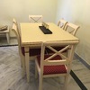 Asegurar pata de una mesa de madera