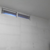 Cambiar ventanuco en aluminio blanco de 116 ancho por 28 alto
