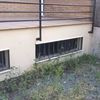 Instalación piscina prefabricada para eliminar filtración agua de lluvia a sotano a traves de jardin