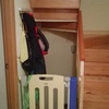 Instalar puerta de madera en hueco de escalera