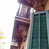 Fabricacion y montaje (o arreglo) de puertas mallorquinas en fachada de finca catalogada en el eixample