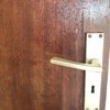 Reparar puerta de interior