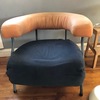 Tapizar dos sofás de un cuerpo y reparar asiento