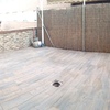 Montar celosía de madera en terraza