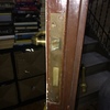 Cambio cerradura puerta entrada piso
