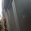 Desplazar el compresor del aire acondicionado al exterior de la vivienda
