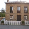 Reparar gotera, pintar con eposi alredeor de chimeneas, limpiar canalones y pintar con barniz viga exterior y