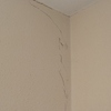 Quitar grietas en pared gotelé