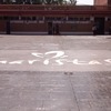 Instalar toldo en un patio de colegio