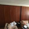 Quiero quitar un friso de madera y poner piedra, pared de 12 metros cuadrados