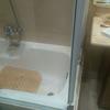 Bañera a plato remplazar y Amueblar Baño