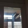 Instalación rejilla en cristal