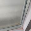 Cambiar doble acristalamiento de una ventana de aluminio con 2 hojas