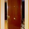 Sustituir puerta de entrada al piso por otra blindada comnprada por mi o suministrada por ustedes