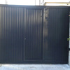 Puerta ciega para acceso a finca