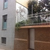 Colocacion de medianera de aluminio sobre rastreles tipo lama,