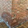 Fuga de agua en un baño causando humedades